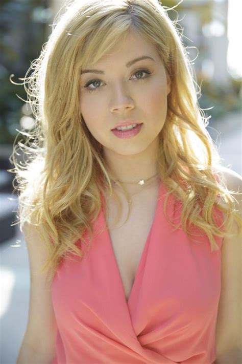 who did jennette mccurdy go to hawaii with|Jennette McCurdy in Hawaii : r/jennettemccurdy